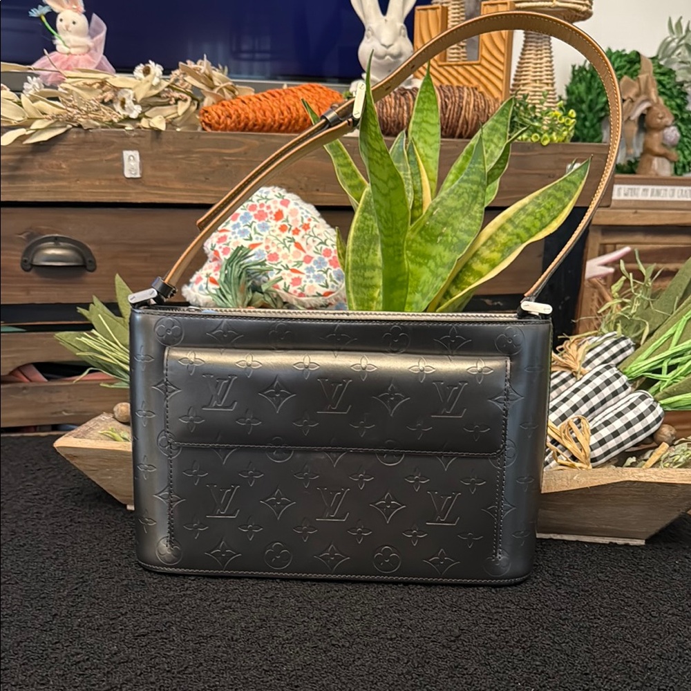 💯 Authentic Grey Louis Vuitton Monogram Shoulder Bag